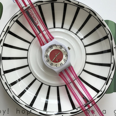 Καθημερινό γυναικείο ρολόι με ριγέ λουράκι με διάφορα χρώματα