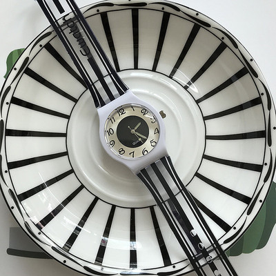 Καθημερινό γυναικείο ρολόι με ριγέ λουράκι με διάφορα χρώματα