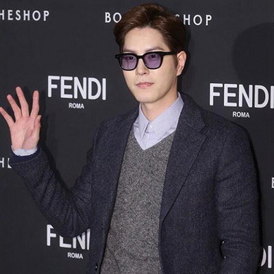 Modern férfi és női napszemüveg többféle színben