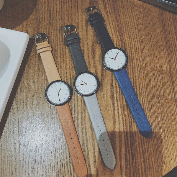 Férfi karóra három színben - tiszta modell