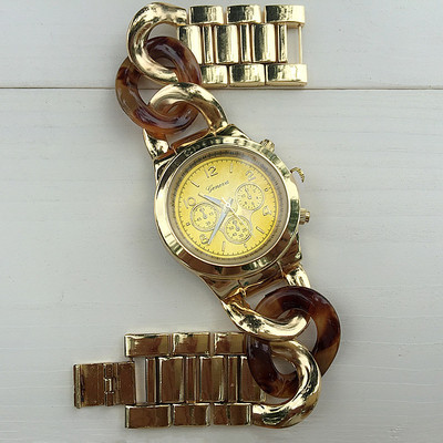 Női aktuális karóra négy színben