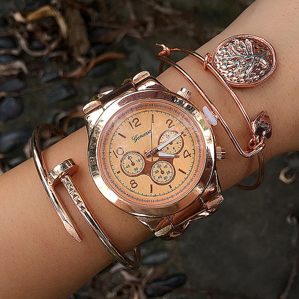 Női aktuális karóra négy színben