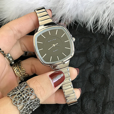 Modern női karóra vékony szíjjal, öt színben