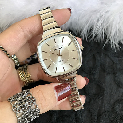 Modern női karóra vékony szíjjal, öt színben