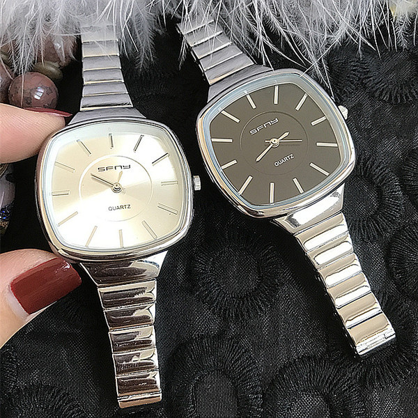 Modern női karóra vékony szíjjal, öt színben