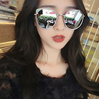 Μοντέρνα  γυναικεία γυαλιά ηλίου σε δύο χρώματα