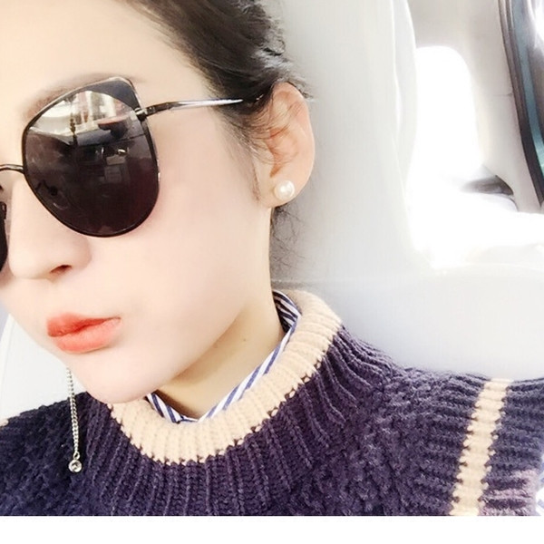 Μοντέρνα  γυναικεία γυαλιά ηλίου σε δύο χρώματα