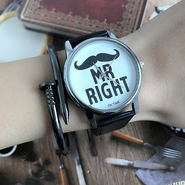 Napi karóra fekete-fehér felirattal, férfiak és nők számára