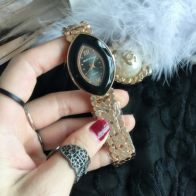 Γυναικείο ρολόι πέντε χρωμάτων με μεταλλική αλισίδα