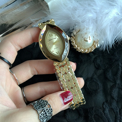 Γυναικείο ρολόι πέντε χρωμάτων με μεταλλική αλισίδα