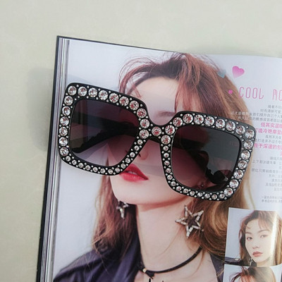 Ochelari de soare moderni pentru femei în formă pătrată - mai multe culori