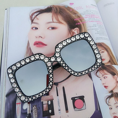 Ochelari de soare moderni pentru femei în formă pătrată - mai multe culori