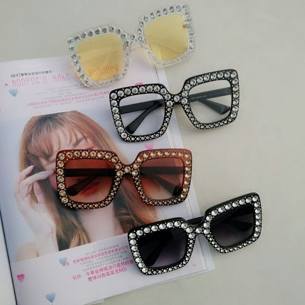 Ochelari de soare moderni pentru femei în formă pătrată - mai multe culori