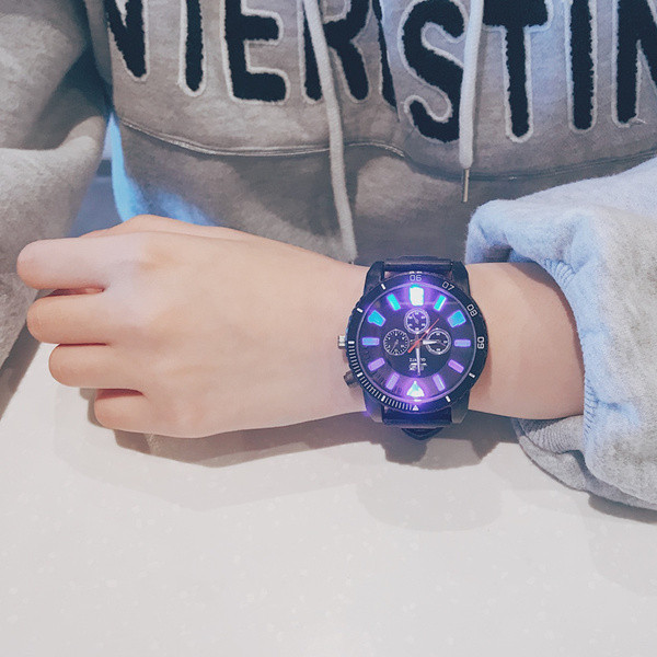 Férfi izzó karóra két színben