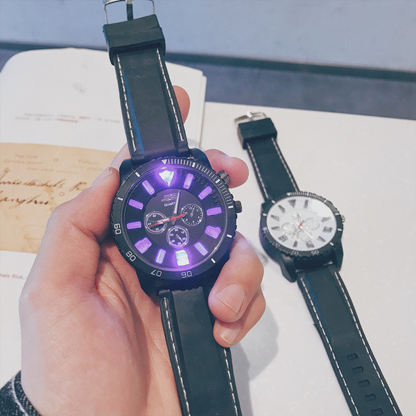 Férfi izzó karóra két színben