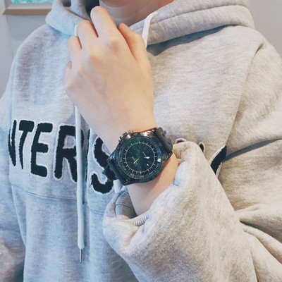 Férfi karóra négy színben