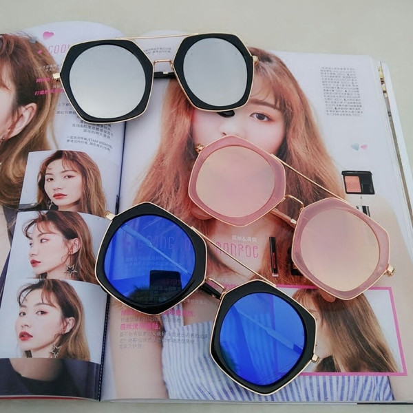 Γυναικεία γυαλιά ηλίου σε διάφορα χρώματα