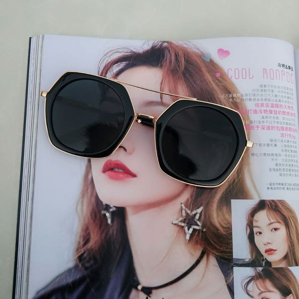 Γυναικεία γυαλιά ηλίου σε διάφορα χρώματα