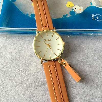 Stílusos karóra fekete és barna színben, férfiak és nők számára egyaránt