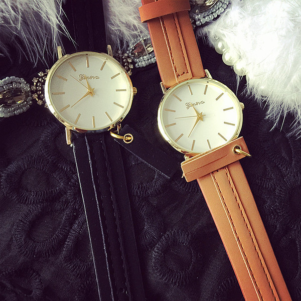 Stílusos karóra fekete és barna színben, férfiak és nők számára egyaránt