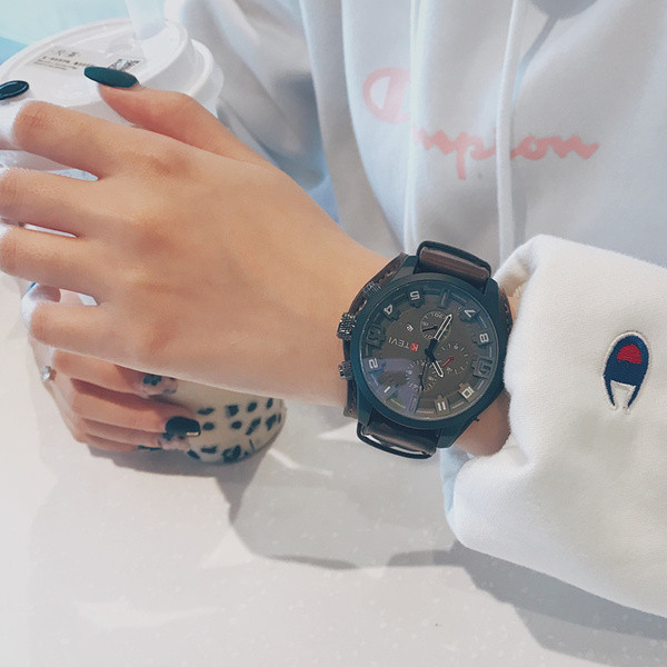 Férfi karóra öko bőr szíjjal, három színben