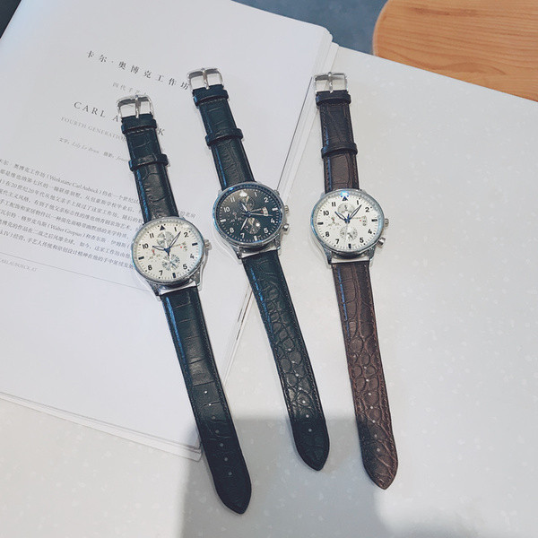 Ceas barbatesc in forma rotunda in mai multe culori