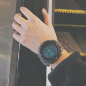 Férfi karóra szilikon szíjjal több színben