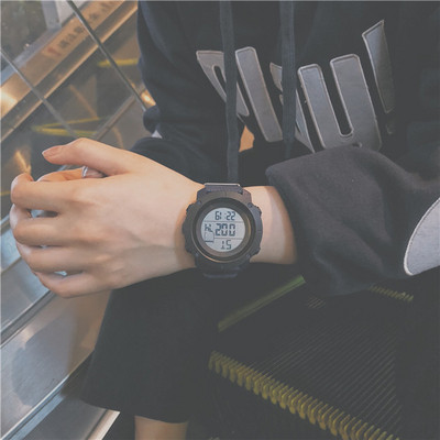 Férfi karóra szilikon szíjjal több színben