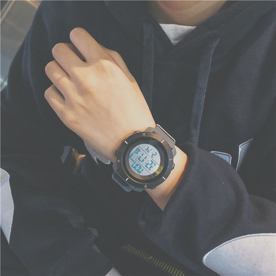 Férfi karóra szilikon szíjjal több színben