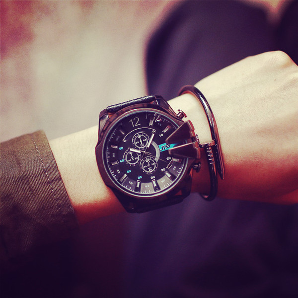 Férfi karóra fekete és ezüst színben