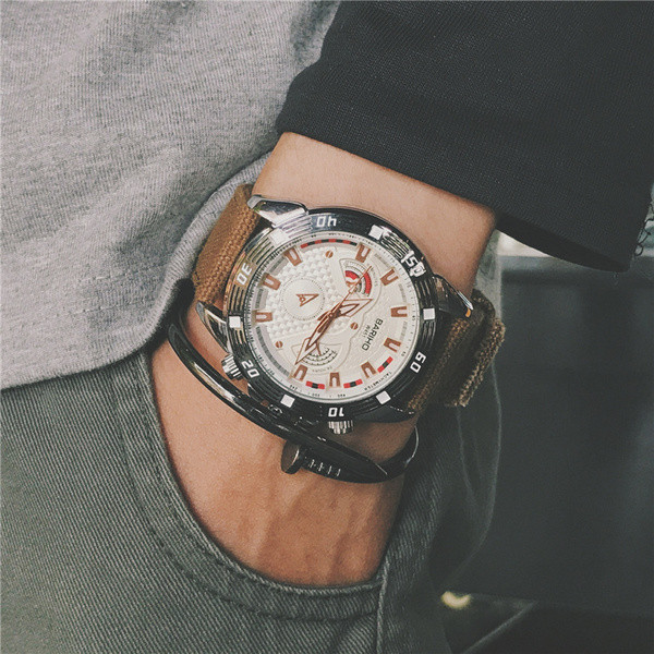 Divatos férfi karóra több színben