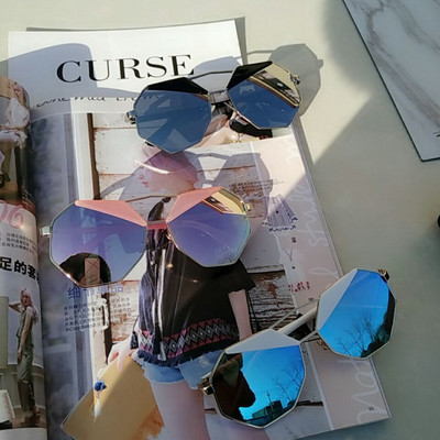 Стилни дамски слънчеви очила с огледално стъкло в няколко цвята 