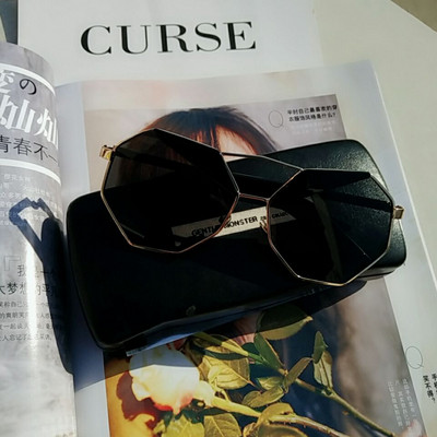 Stílusos női napszemüveg tükrös üveggel több színben