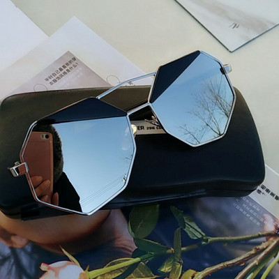 Stílusos női napszemüveg tükrös üveggel több színben