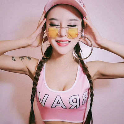 Nem szabványos női szemüveg színes lencsékkel