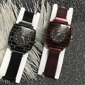 Modern női karóra négyzet alakú, többféle színben