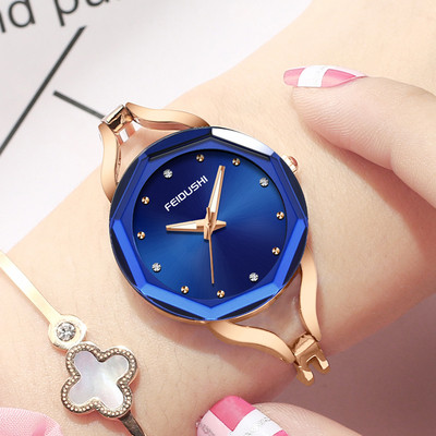 Стилен дамски часовник с тънка метална каишка в няколко цвята