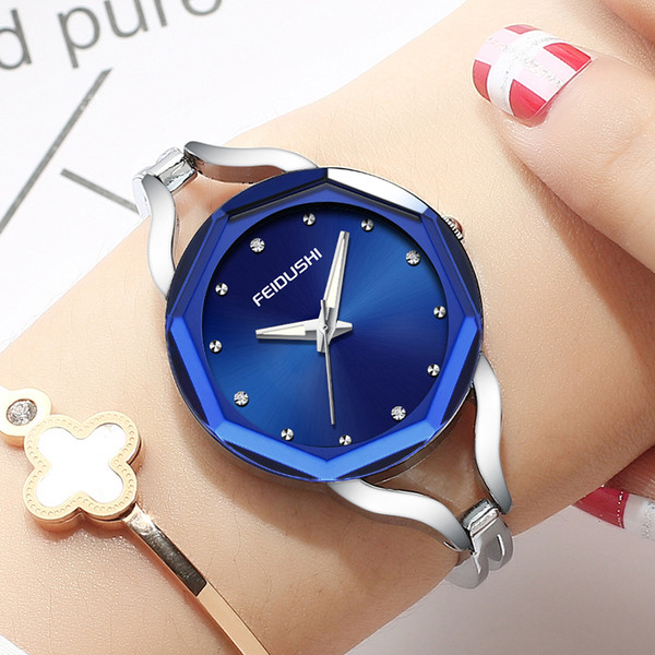 Стилен дамски часовник с тънка метална каишка в няколко цвята