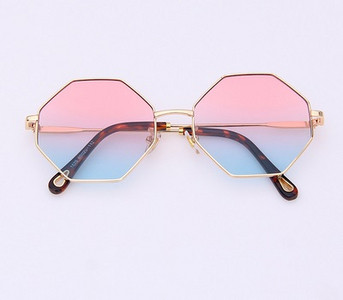 Μοντέρνα γυναικέια γυαλιά 