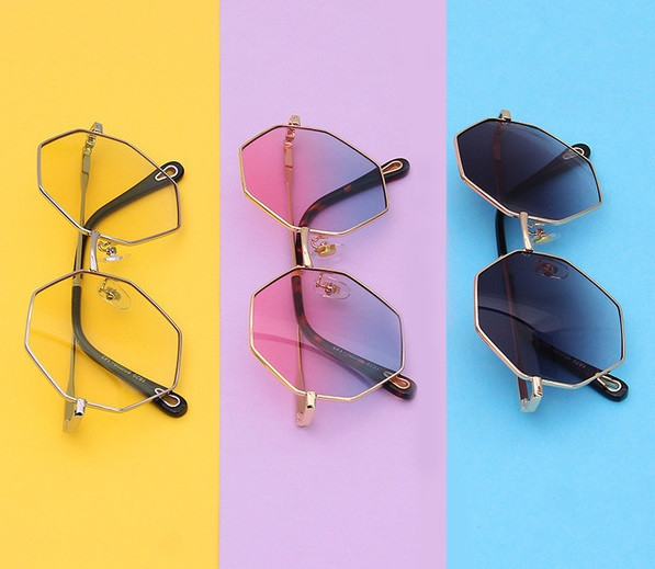 Μοντέρνα γυναικέια γυαλιά 