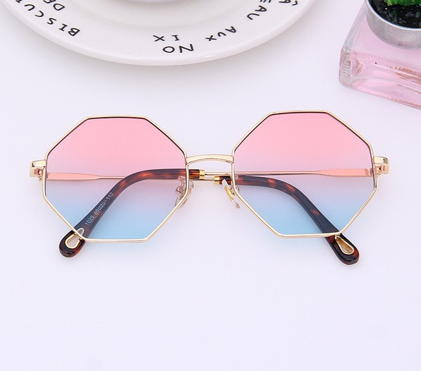 Μοντέρνα γυναικέια γυαλιά 