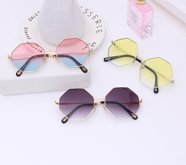 Μοντέρνα γυναικέια γυαλιά 