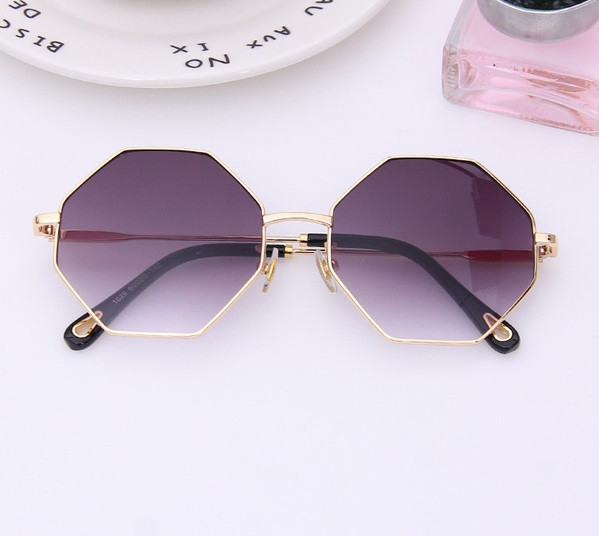 Μοντέρνα γυναικέια γυαλιά 