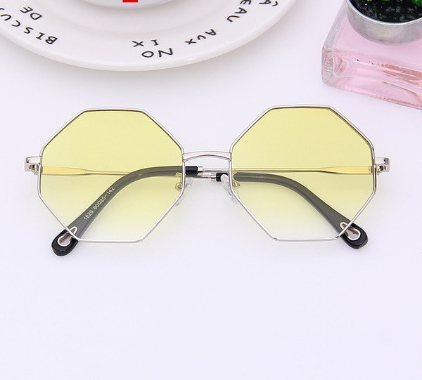 Μοντέρνα γυναικέια γυαλιά 