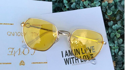 Ochelari moderni de dama cu lant in mai multe culori