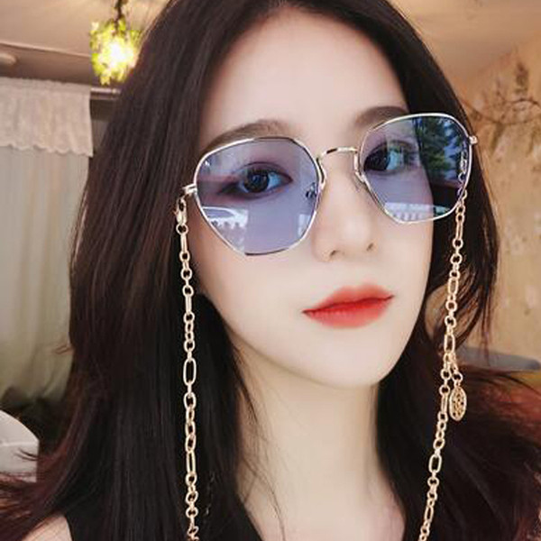 Ochelari moderni de dama cu lant in mai multe culori