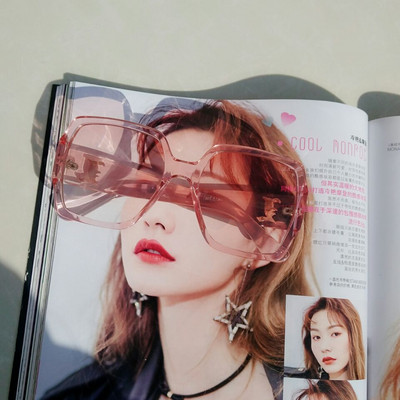 Μοντέρνα γυναικεία γυαλιά ηλίου σε διάφορα χρώματα