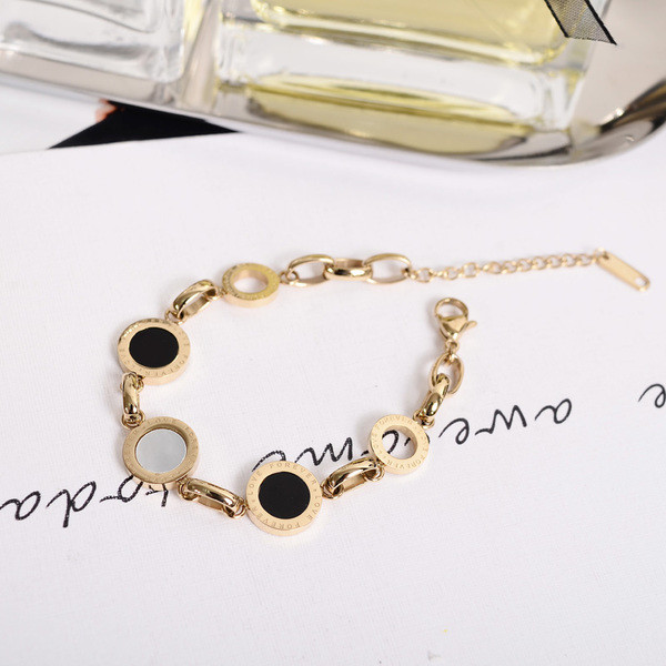 Κομψό γυναικείο βραχιόλι σε ασημί και χρυσό χρώμα