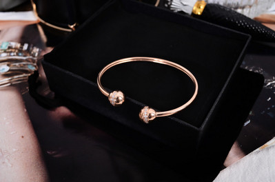 Γυναικείο βραχιόλι σε χρυσό χρώμα