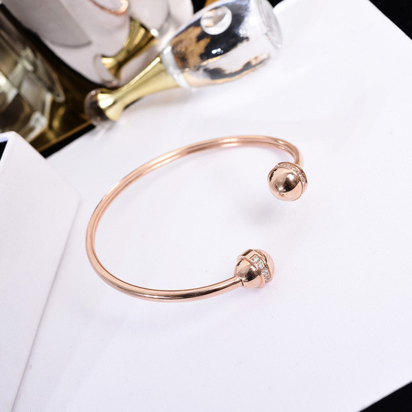 Γυναικείο βραχιόλι σε χρυσό χρώμα